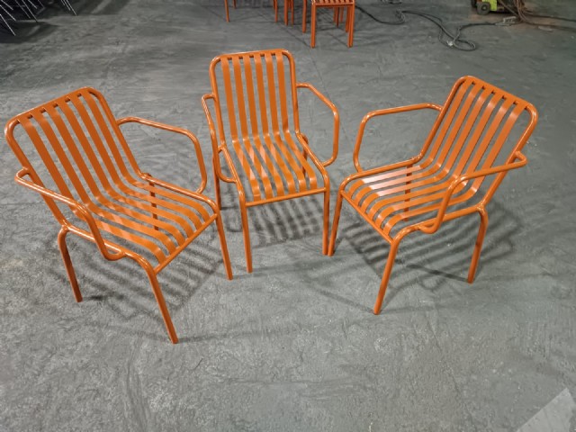 Metal Sandalye Turuncu Sağlam İç Ve Dış Mekan Kullanıma Uygun