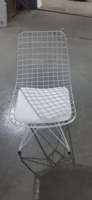 Metal Tel Sandalye Modeli Dekoratif Tasarım